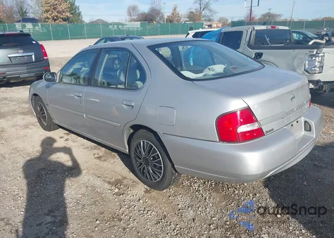 2001 Nissan Altima Xe/Gxe/Se z USA, uszkodzony, nr VIN 1N4DL01D01C138184